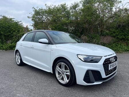 AUDI A1 1.5 TFSI 35 S line