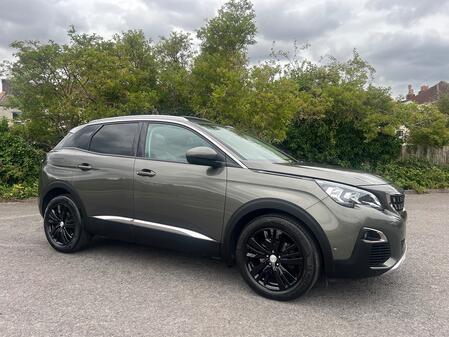 PEUGEOT 3008 1.2 PureTech Allure