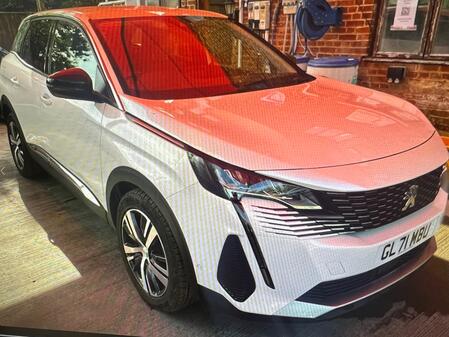 PEUGEOT 3008 1.5 BlueHDi Allure