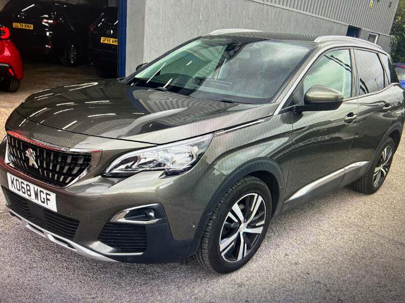 PEUGEOT 3008 1.2 PureTech Allure